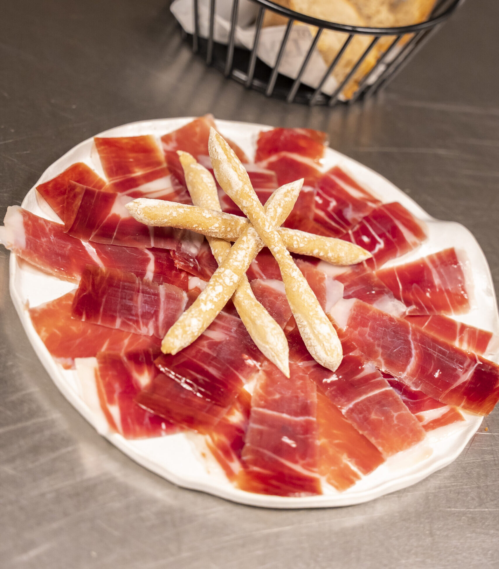 Bikini de pastrami, plato emblema de Bon Vivant